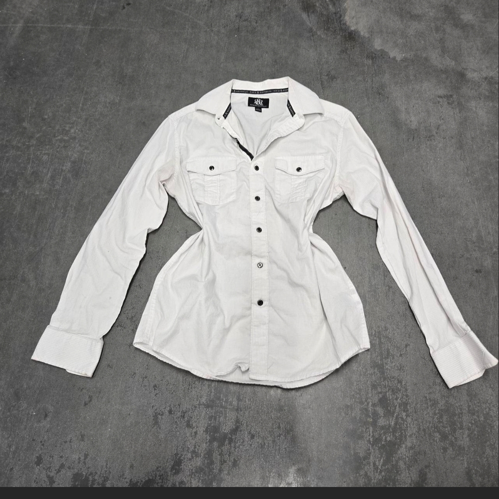 Rock & Republic White Text-Trim Shirt Label Detail
